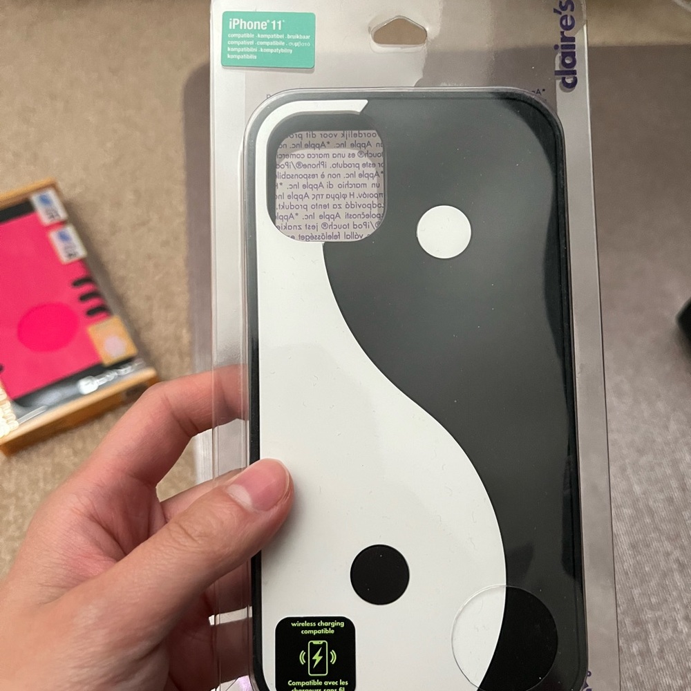 iPhone XR case bundle - Picture 2 of 3
